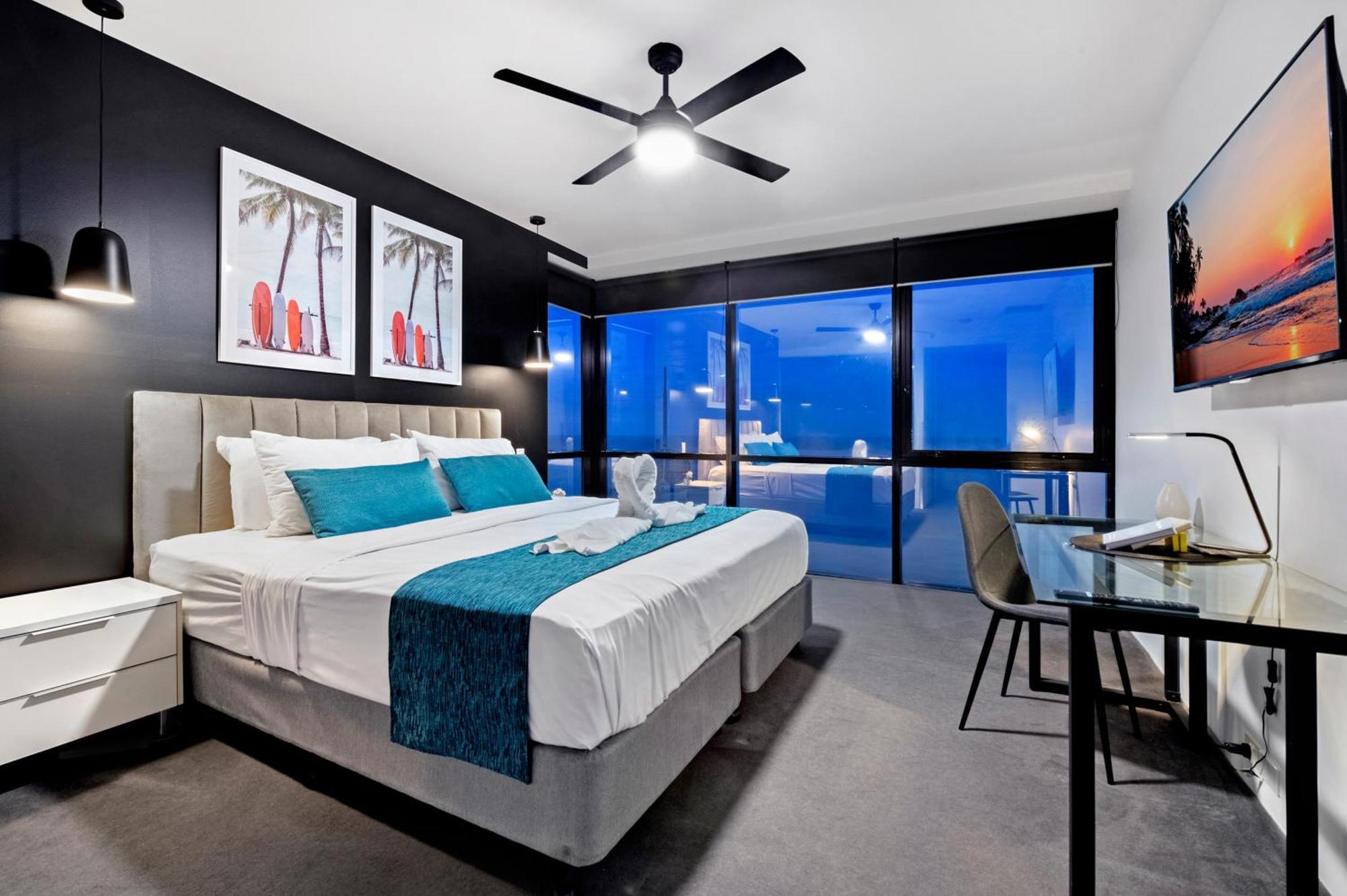 Circle On Cavill - Self Contained & Privately Managed Apartments - Wow Stay Голд-Кост Екстер'єр фото