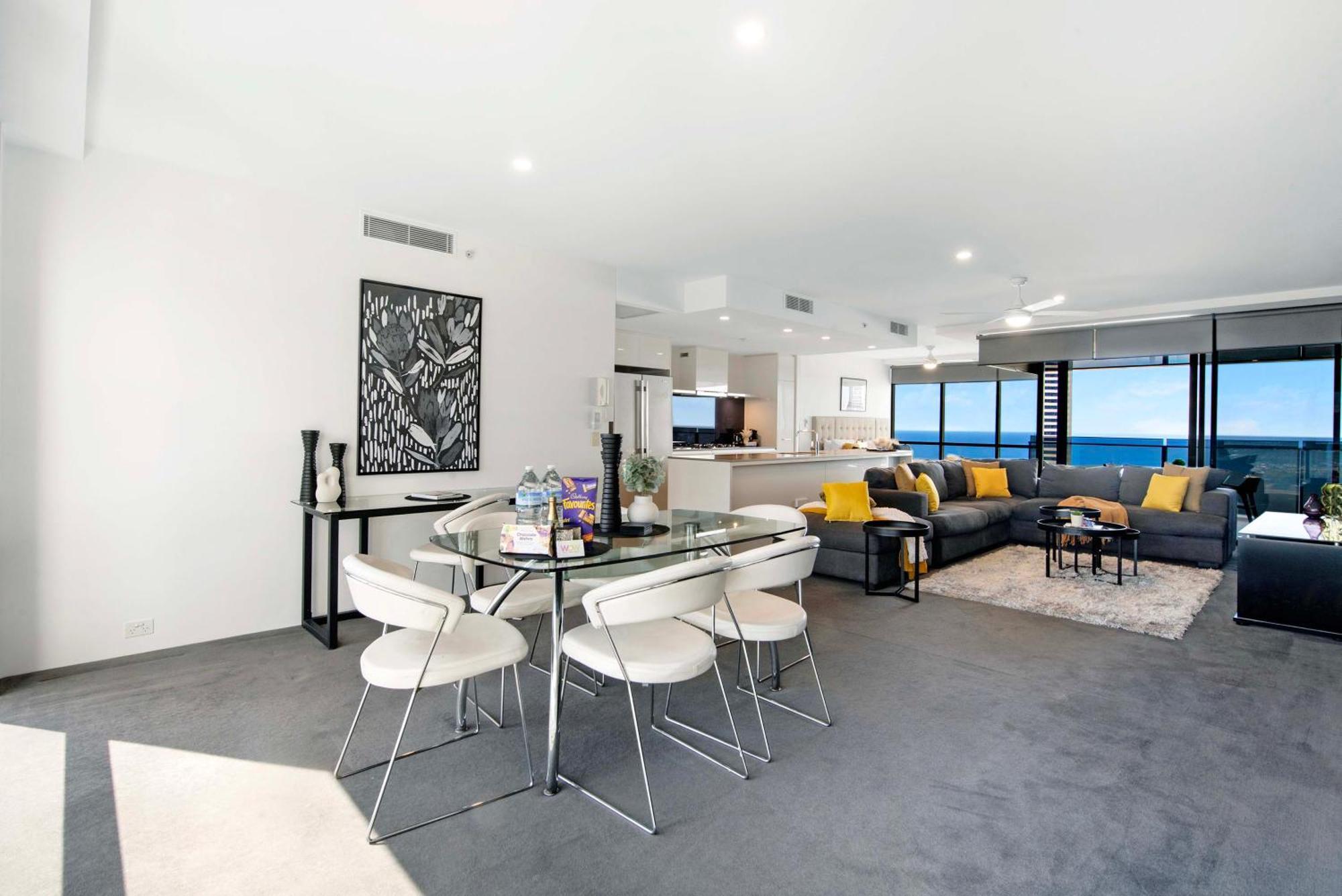 Circle On Cavill - Self Contained & Privately Managed Apartments - Wow Stay Голд-Кост Екстер'єр фото